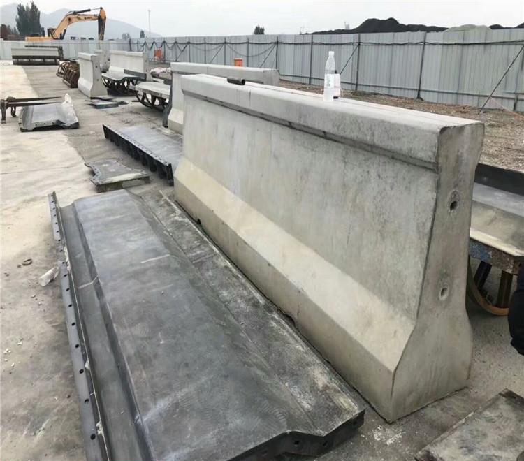 公路隔离墩乐动（中国）